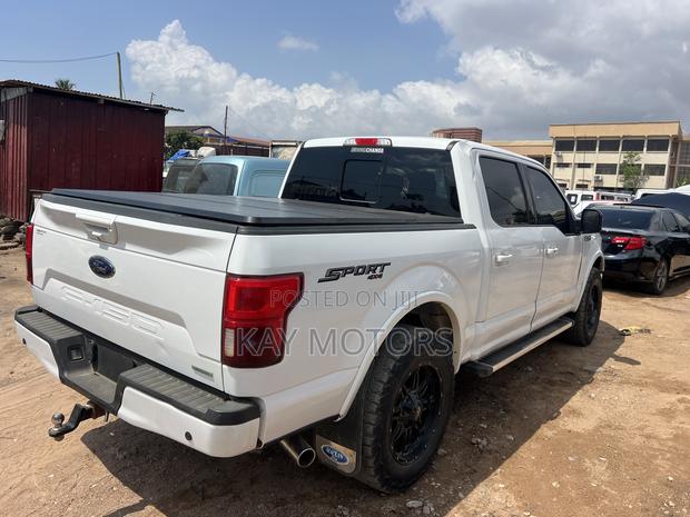 Ford F-150 Lariat 4x4 SuperCab Styleside 8 ft. box 163 in. WB 2018