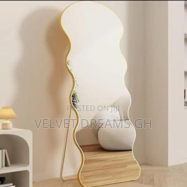 Full-Length Dressing Mirror – Clear Stylish