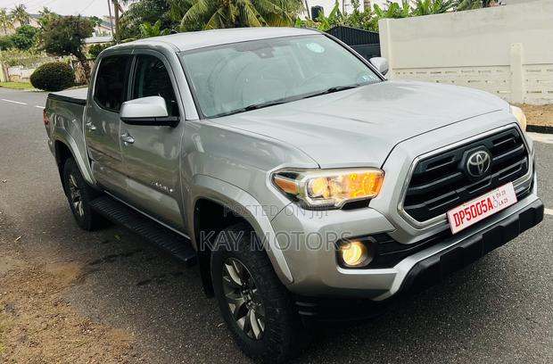 Toyota Tacoma SR5 2018 Gray