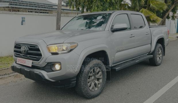 Toyota Tacoma SR5 2018 Gray