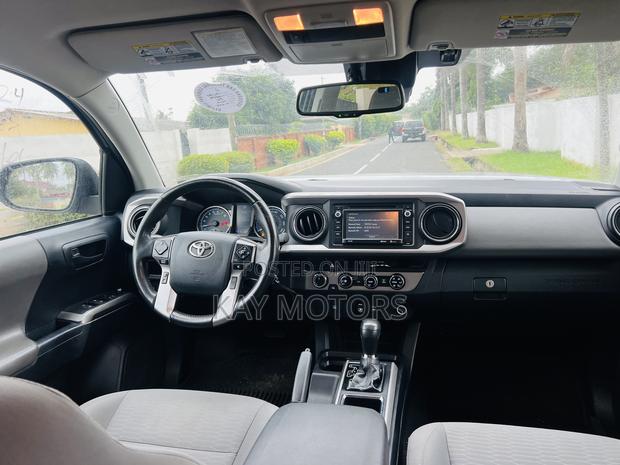 Toyota Tacoma SR5 2018 Gray