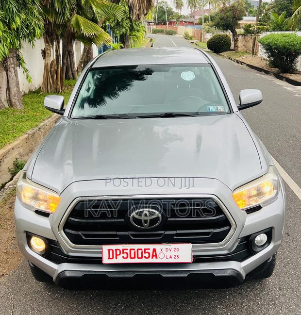 Toyota Tacoma SR5 2018 Gray