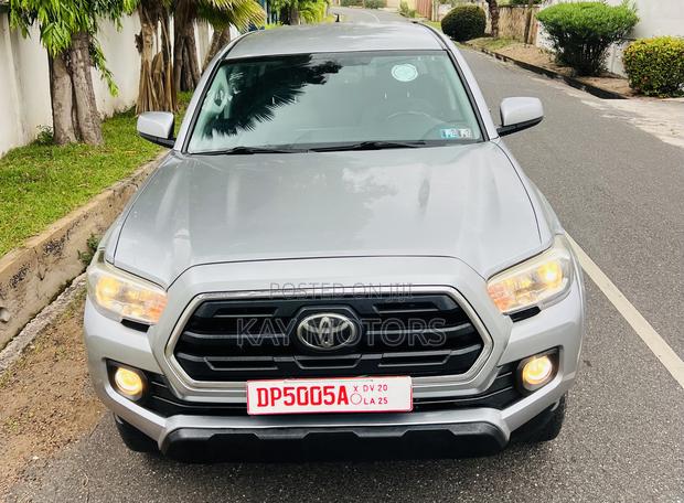 Toyota Tacoma SR5 2018 Gray