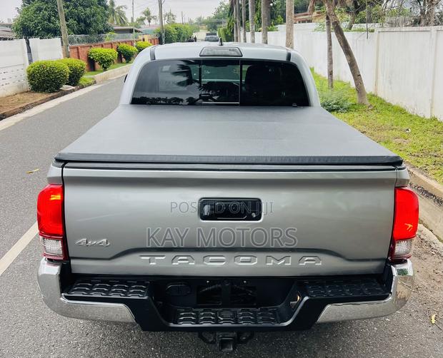 Toyota Tacoma SR5 2018 Gray