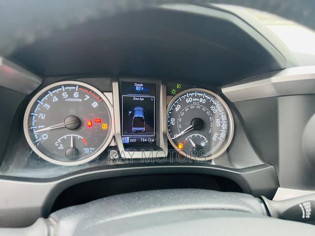 Toyota Tacoma SR5 2018 Gray