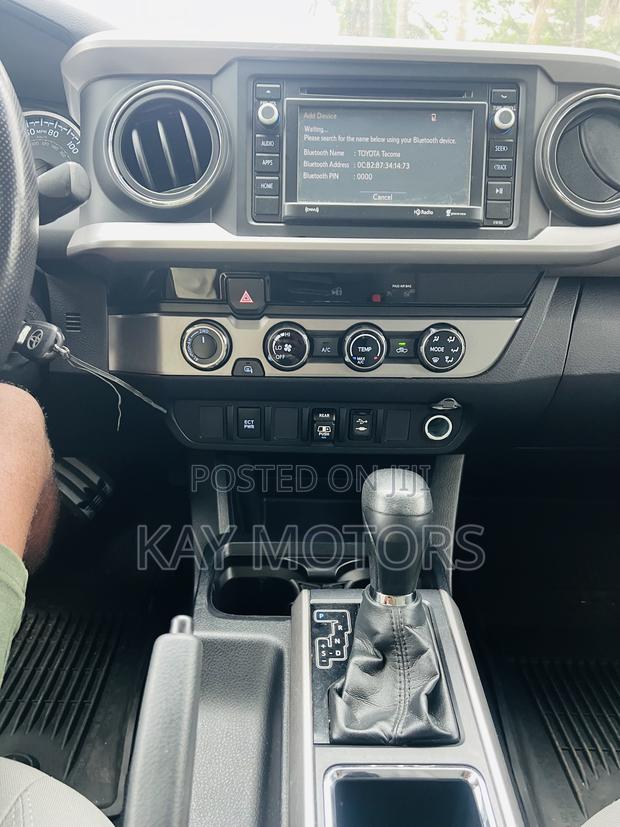 Toyota Tacoma SR5 2018 Gray