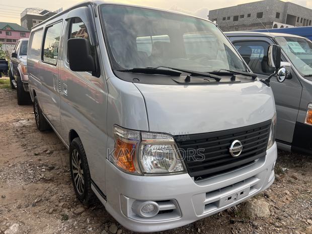 Nissan Caravan (Urvan) 2005 Grey