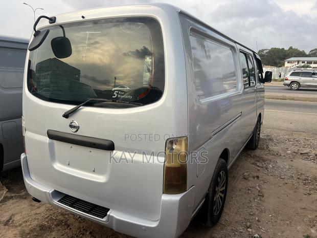 Nissan Caravan (Urvan) 2005 Grey