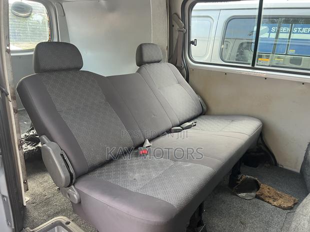 Nissan Caravan (Urvan) 2005 Grey