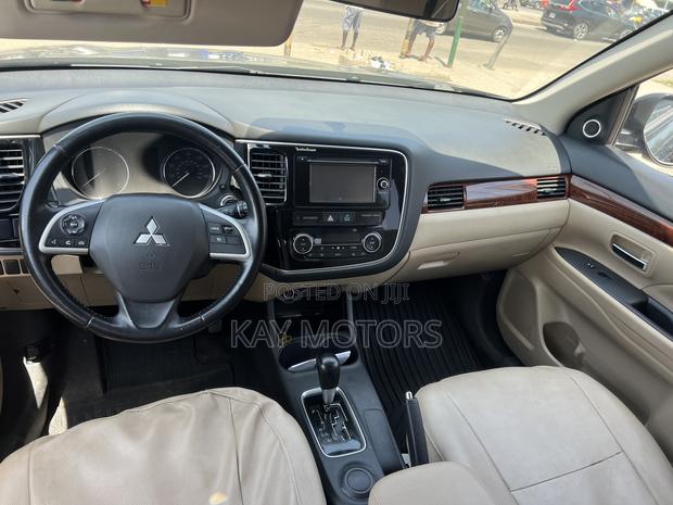 Mitsubishi Outlander SE 4dr SUV (2.4L 4cyl CVT) 2015 Black