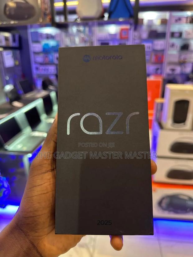 New Motorola Razr 2024 256 GB
