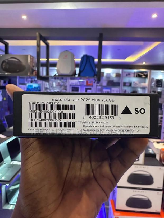 New Motorola Razr 2025 256 GB Blue · Photo 4