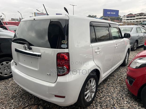 Toyota Corolla Rumion Hatchback 1.8 AWD 2012 White