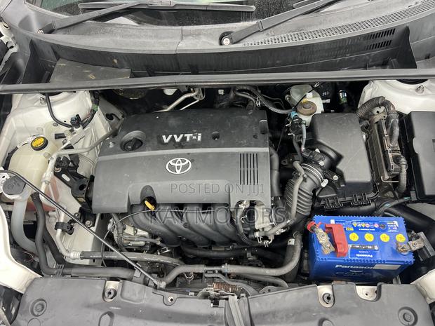 Toyota Corolla Rumion Hatchback 1.8 AWD 2012 White