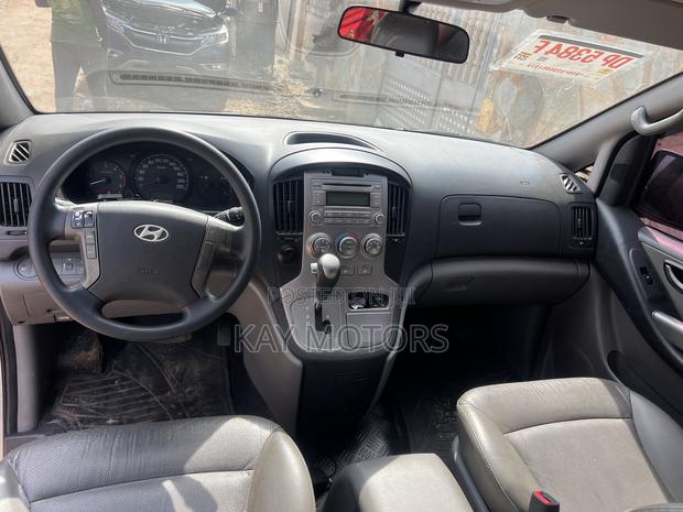 Hyundai Starex 2015 Grey