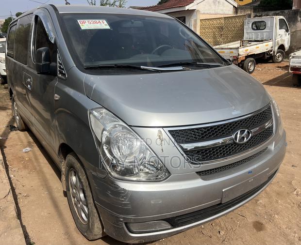 Hyundai Starex 2015 Grey