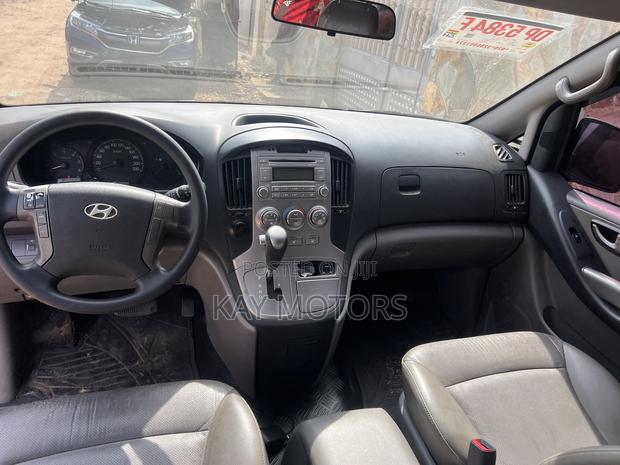 Hyundai Starex 2015 Grey