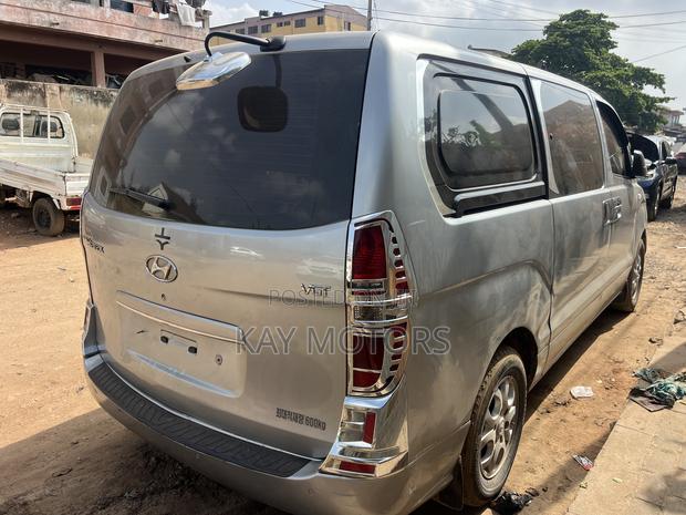 Hyundai Starex 2015 Grey