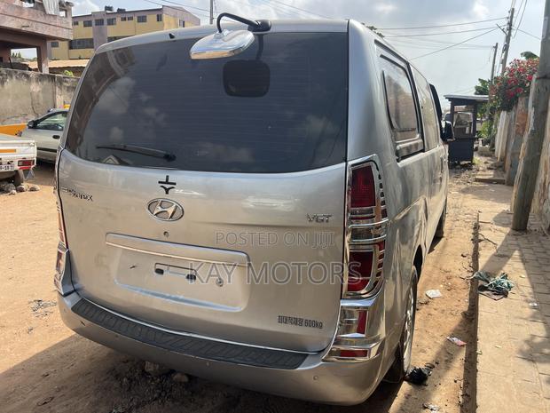 Hyundai Starex 2015 Grey