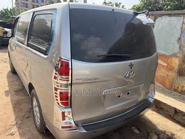 Hyundai Starex 2015 Grey