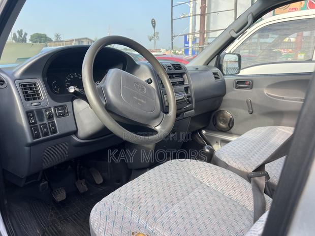 Toyota HiAce 2008 Grey