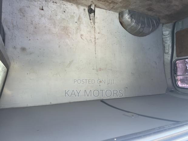 Toyota HiAce 2008 Grey