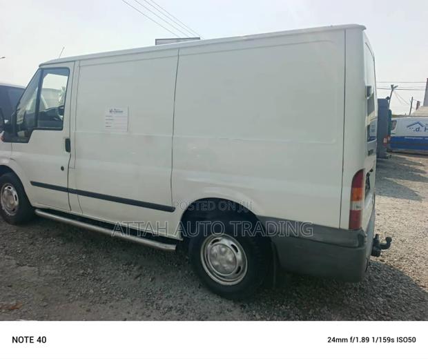 Ford Transit 2006 White photo 4