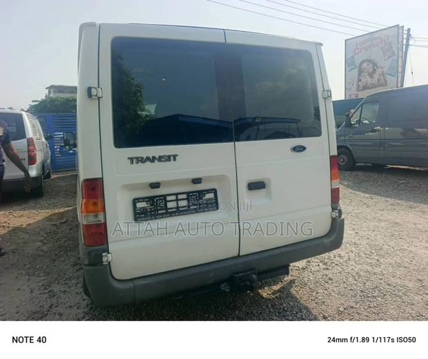 Ford Transit 2006 White photo 5