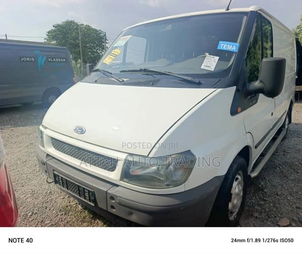 Ford Transit 2006 White photo 2