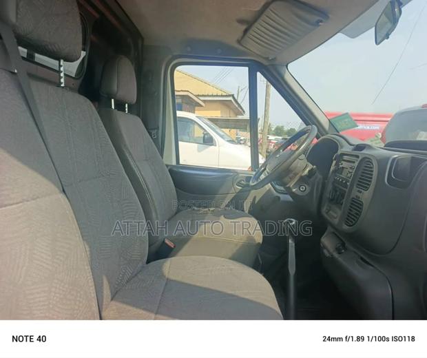 Ford Transit 2006 White photo 6