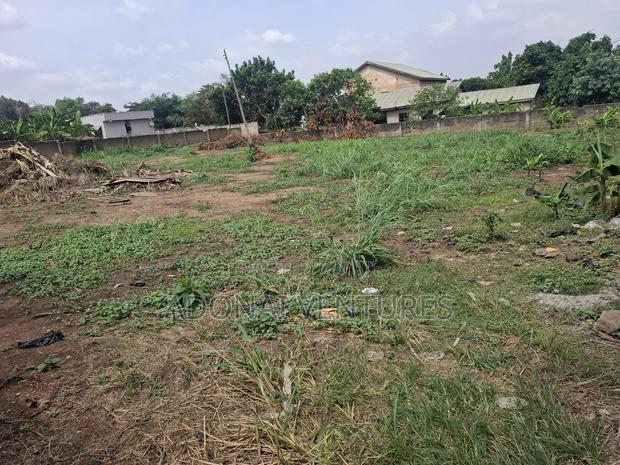 One Full Plot of Land for Sale in Ahodwo Daban · Photo 1