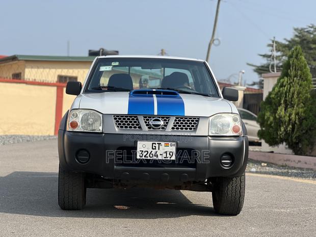 Nissan Hardbody 2019 White