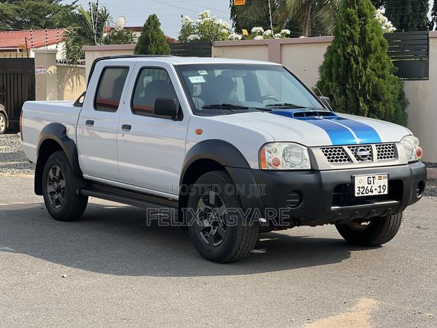 Nissan Hardbody 2019 White
