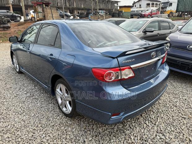 Toyota Corolla 2013 Blue