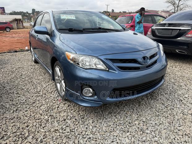 Toyota Corolla 2013 Blue