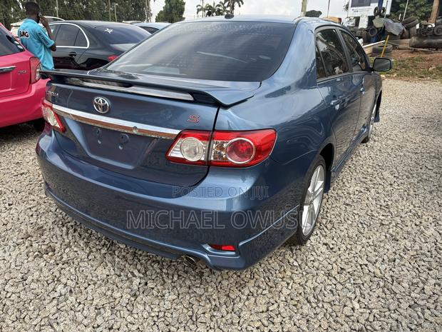 Toyota Corolla 2013 Blue
