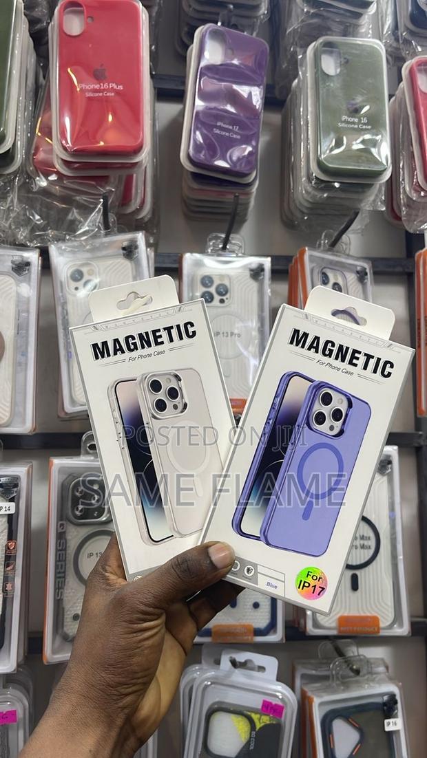 iPhone 17 Magnetic Case