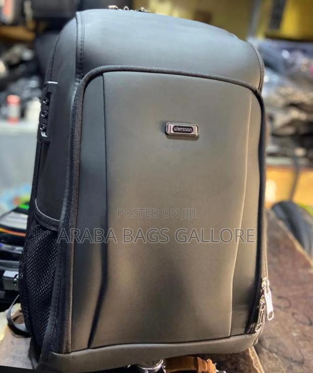 Quality Waterproof Backpack With Locker · Photo 1