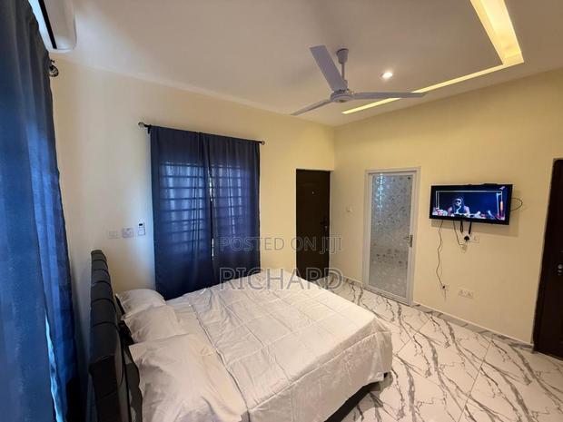 Furnished 3bdrm House in Lake Side Estate for rent