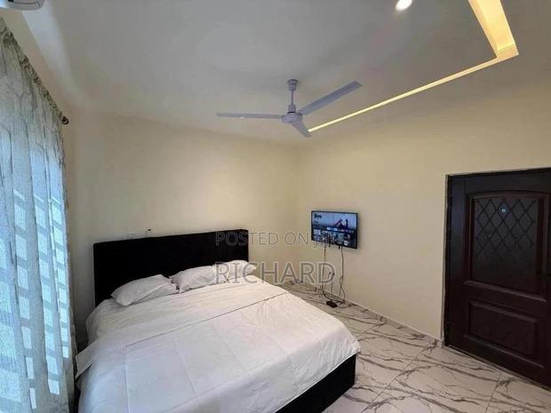 Furnished 3bdrm House in Lake Side Estate for rent
