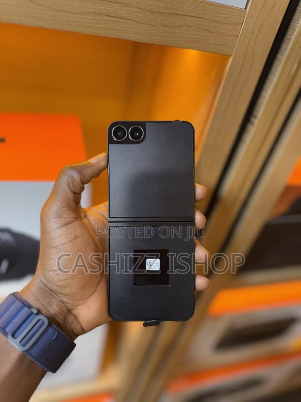 New Samsung Galaxy Z Flip7 256 GB Black