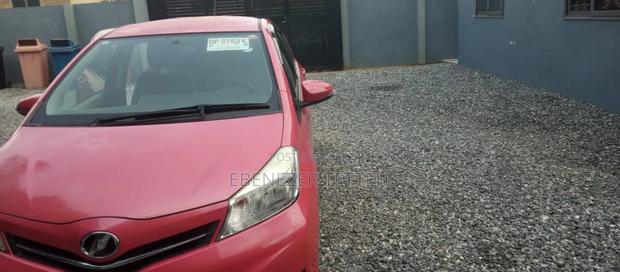 Toyota Vitz 1.3 FWD 5dr 2011 Pink photo 4