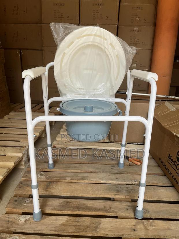 Commode Seat · Photo 2