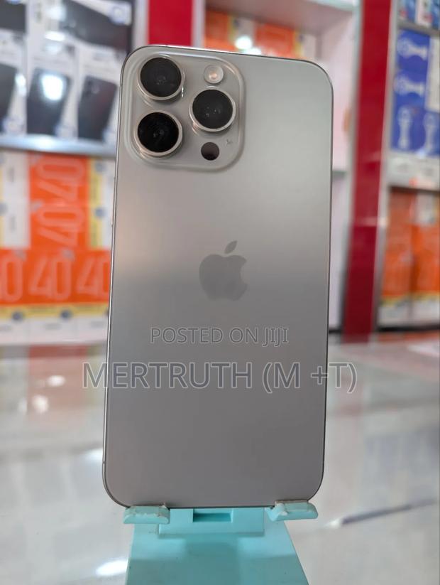 Apple iPhone 15 Pro Max 256 GB White photo 3