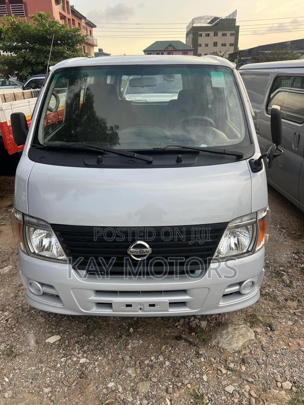 Nissan Caravan (Urvan) 2005 Grey