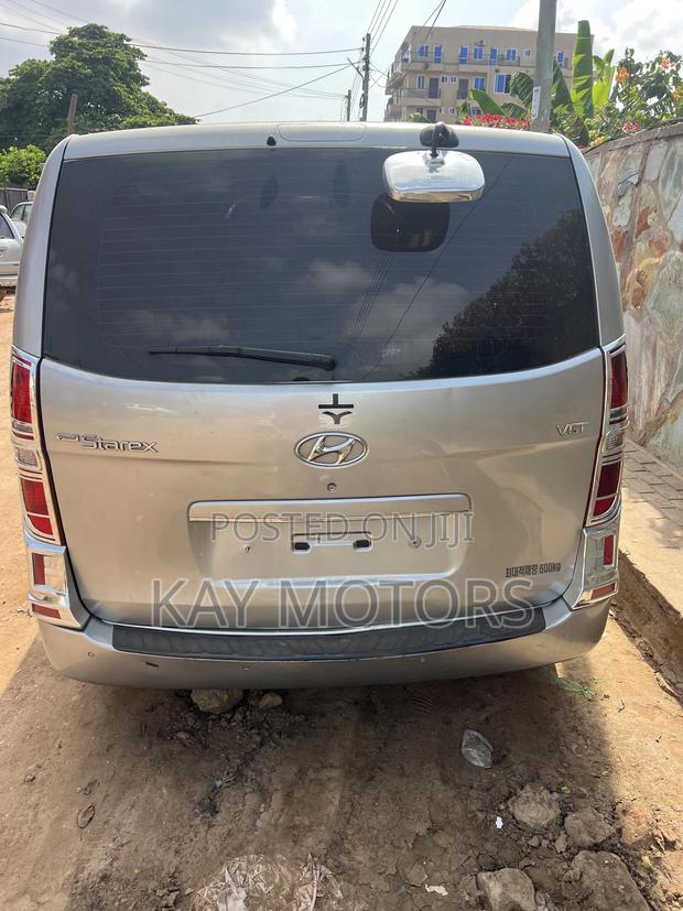 Hyundai Starex 2015 Grey