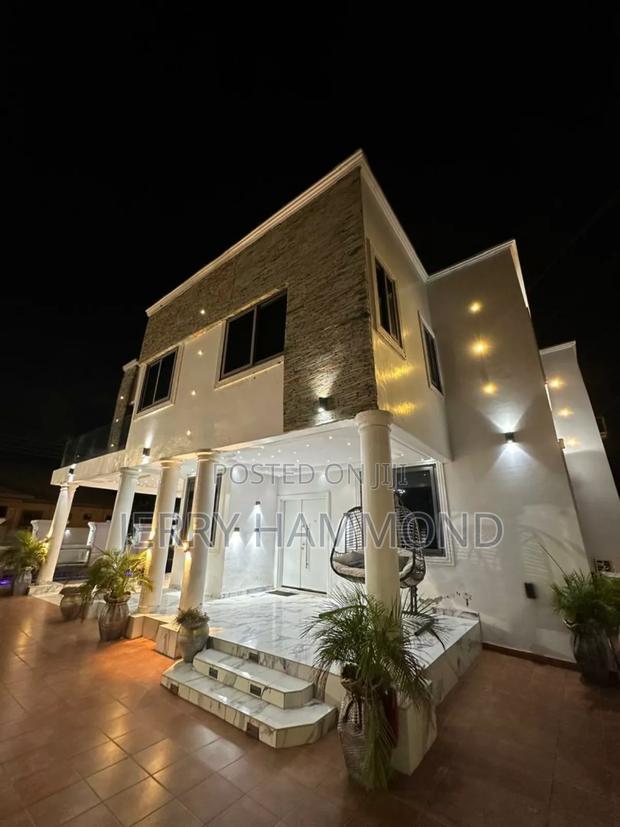 Furnished 5bdrm House in Amasaman Achaman for sale · Photo 2