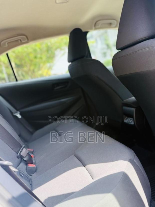 Toyota Corolla LE 2024 Silver