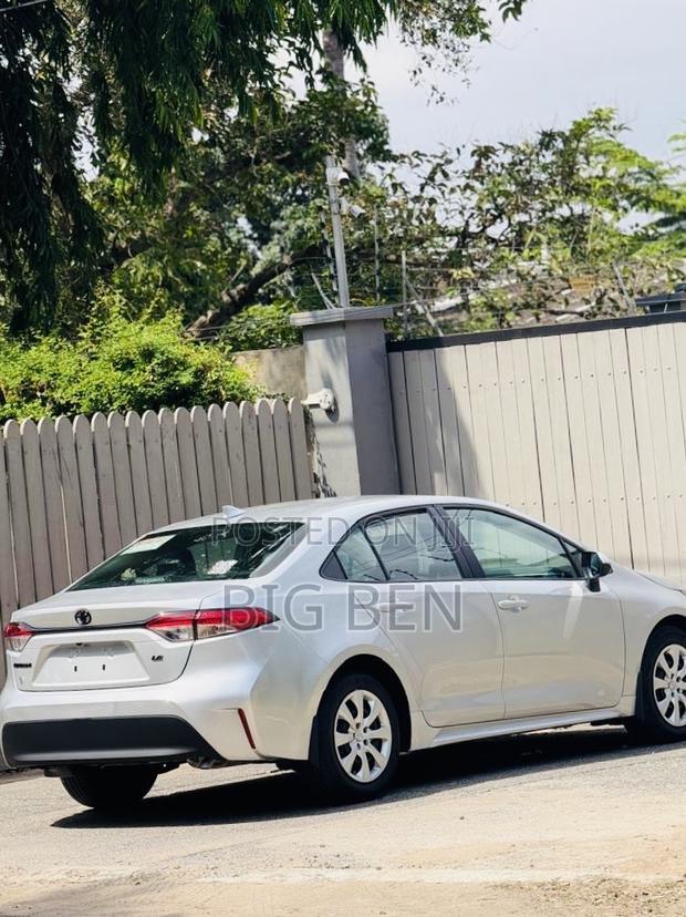 Toyota Corolla LE 2024 Silver