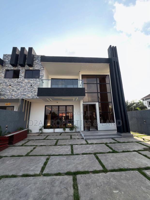 4bdrm House in East Legon – for sale